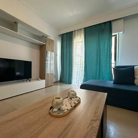 Gogos House *